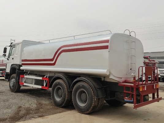 30T carico utile camion usato di acqua serbatoio Sinotruck HOWO 6X4 10 ruota 375HP 20000 litri