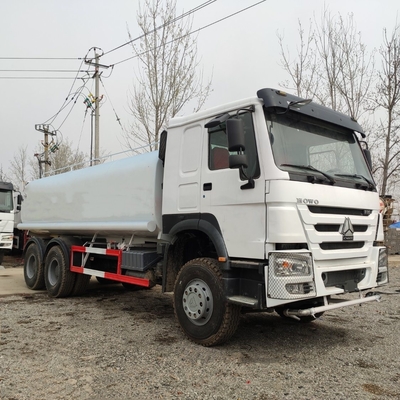 Camion dell'acqua usato Camion del serbatoio dell'acqua da 5000 galloni Camion dell'acqua da aspersione Camion dell'acqua da aspersione 10350x2490x3540mm
