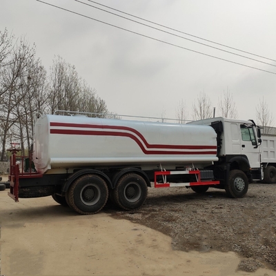 Camion dell'acqua usato Camion del serbatoio dell'acqua da 5000 galloni Camion dell'acqua da aspersione Camion dell'acqua da aspersione 10350x2490x3540mm