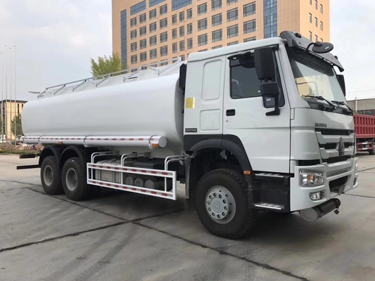 Sinotruck HOWO 6X4 371HP 380HP 20000L Fuel Tank Truck con GCC Certification e pneumatici