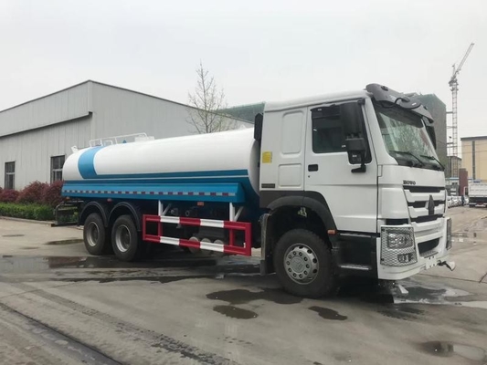 Capacità di stoccaggio di 25m3 Sinotruck HOWO 6X4 Fuel Tank Truck con 2 estintori