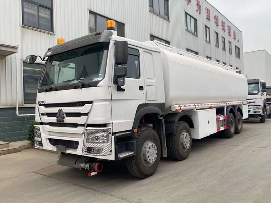 Sinotruck 12 ruote HOWO 8X4 40000 litri Cisterna di carburante con capacità di carico 21-30t