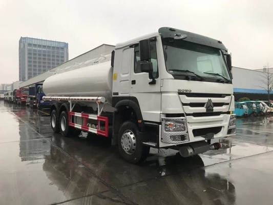 Grandi capacità 20000L 25000L Sinotruck usato HOWO petroliere camion cisterna per lo stoccaggio del petrolio