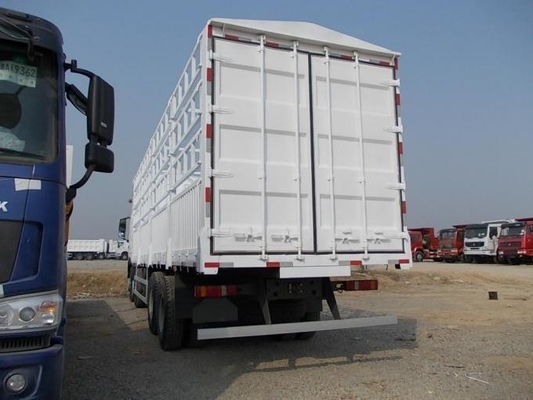 Sinotruck 6X4 Capacità del motore&gt; 8L 371HP 30 tonnellate HOWO 10 ruote Cargo Truck personalizzazione