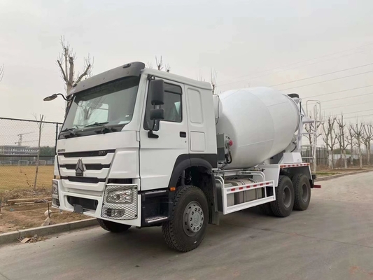 Trasmissione manuale 6-10 Cbm Sinotruk HOWO Mixer Truck con asse motore a doppia riduzione