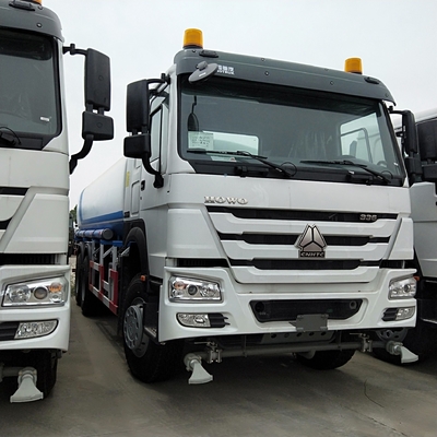 Sinotruk HOWO Cabina del camion con serbatoio idrico con un letto e due posti Capacità del motore&gt; 8L