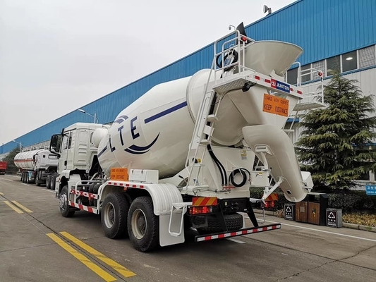 8-10cbm HOWO Shacman Cement Mixer Truck Trasmissione manuale per Africa Requirement