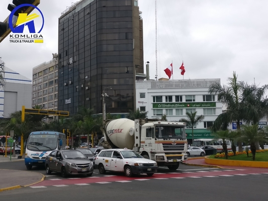 Progettazione di pneumatici radiali Shacman F3000 camion miscelatore di calcestruzzo per grandi progetti di costruzione