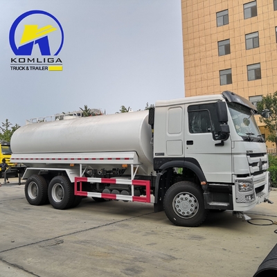 25cbm Sinotruk HOWO Camion per lo spruzzatore d'acqua con motore D12.42 e cambio Pto