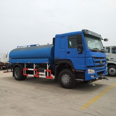 Sinotruk HOWO Camion cisterna idrica 4X2/6X4/8X4 con serbatoio di carburante da 400 litri e tipo di guida LHD/Rhd
