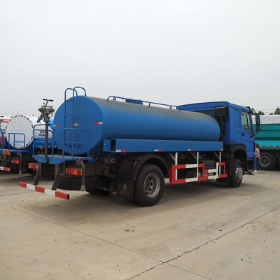 Sinotruk HOWO Camion cisterna idrica 4X2/6X4/8X4 con serbatoio di carburante da 400 litri e tipo di guida LHD/Rhd