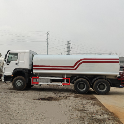 1X9000 Kgs Asse anteriore Euro 2 Sinotruk HOWO 4X2/6X4/8X4 Camione sprinkler per acque reflue