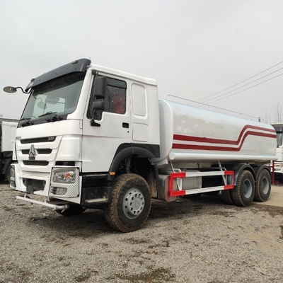 1X9000 Kgs Asse anteriore Euro 2 Sinotruk HOWO 4X2/6X4/8X4 Camione sprinkler per acque reflue