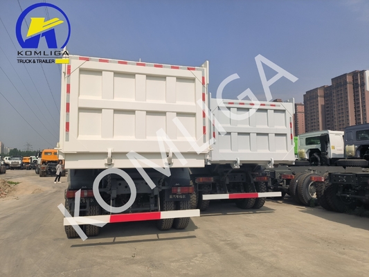Sgombero ventrale sollevamento idraulico 6X4 pesante 3 assi 10 ruote Sinotruk HOWO Dump Truck