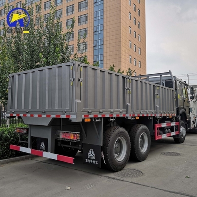 6X4 ruota motrice Sinotruk HOWO Flatbed Fence Truck per il trasporto del vostro carico