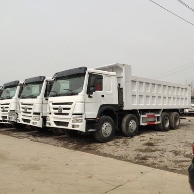 Transmissione manuale di un camion scaricatore usato Una cabina con aria condizionata Accessibile di seconda mano