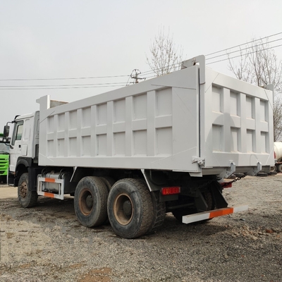 Transmissione manuale di un camion scaricatore usato Una cabina con aria condizionata Accessibile di seconda mano