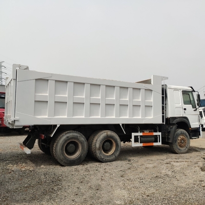 Transmissione manuale di un camion scaricatore usato Una cabina con aria condizionata Accessibile di seconda mano