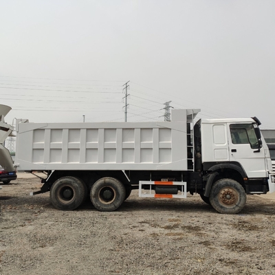Transmissione manuale di un camion scaricatore usato Una cabina con aria condizionata Accessibile di seconda mano