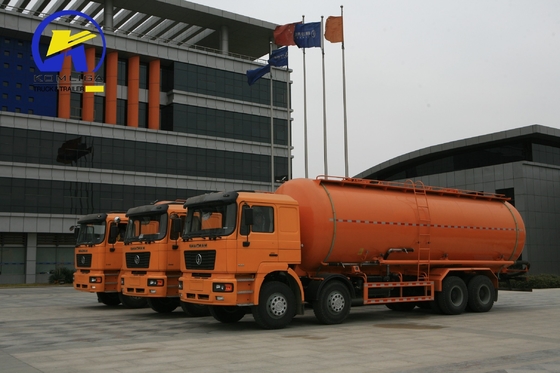 5600X2300X1500 20cbm Un dormitorio con aria condizionata Shacman 8X4 12 ruote camion cisterna di olio