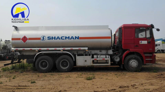 5600X2300X1500 20cbm Un dormitorio con aria condizionata Shacman 8X4 12 ruote camion cisterna di olio