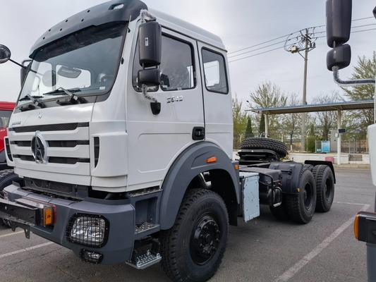 Cisterna di combustibile in lega di alluminio da 400 litri 6X4 Beiben Tractor Truck Head con cilindrata del motore&gt; 8L