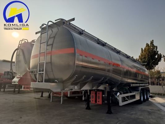 3 assi Sinotruk 45000 litri Feul Tank Semi-trailer per efficienza e prestazioni leggere