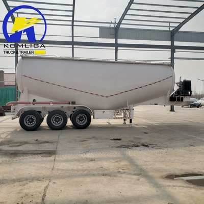 Semi-remolchi per trattori a cassa con supporto tecnico per ricambi e protezione di sicurezza standard