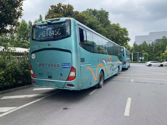 Autobus di lusso con design con aria condizionata 22000 kcal/h e carburante diesel da 31 a 50 posti